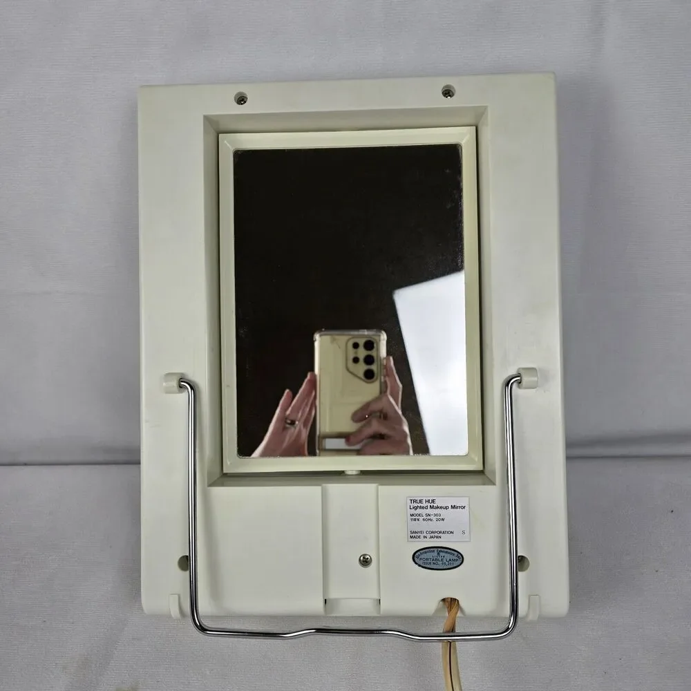 TRUE HUE LIGHTED MAKE-UP MIRROR DUAL SIDED MAGNIFYING. 4 SETTINGS‎ /OUTLET